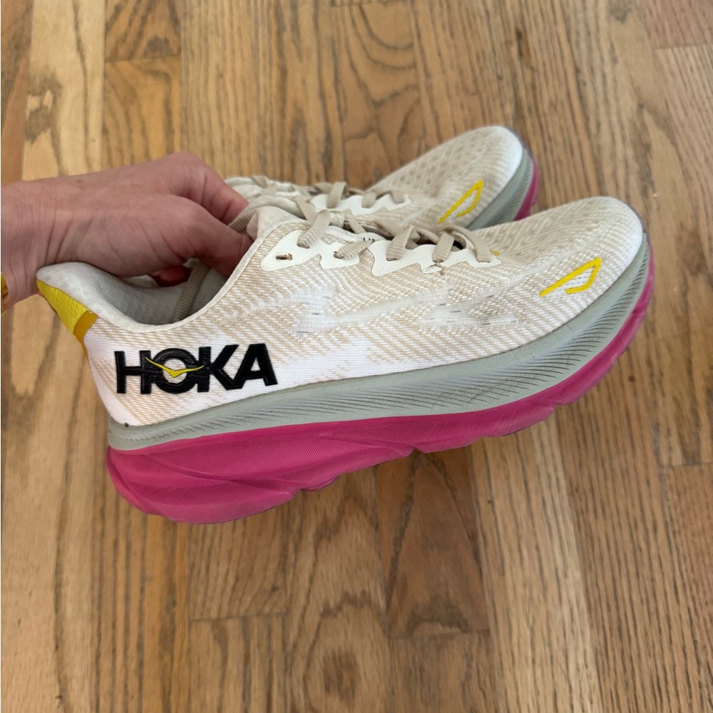 HOKA sneaker eggnog and pink color way size 6.5